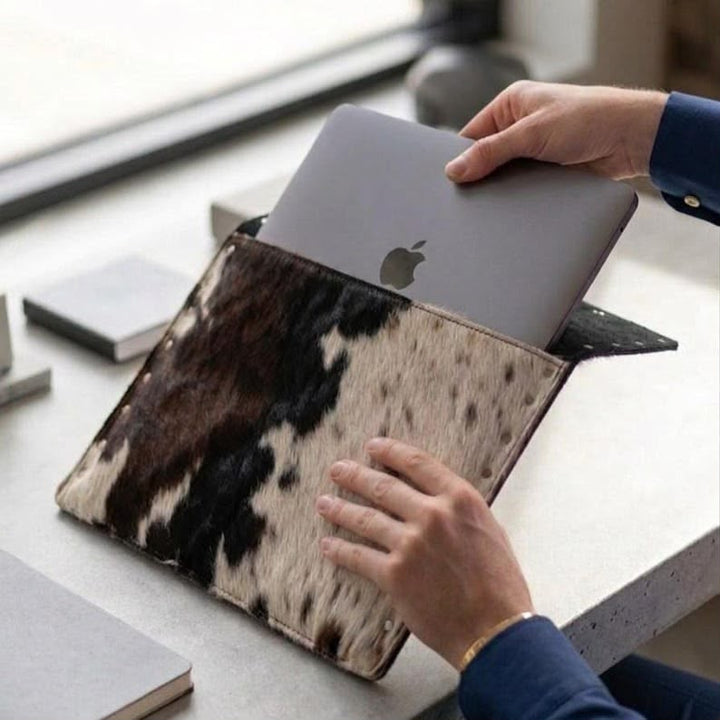 HIDEOUT LAPTOP SLEEVE